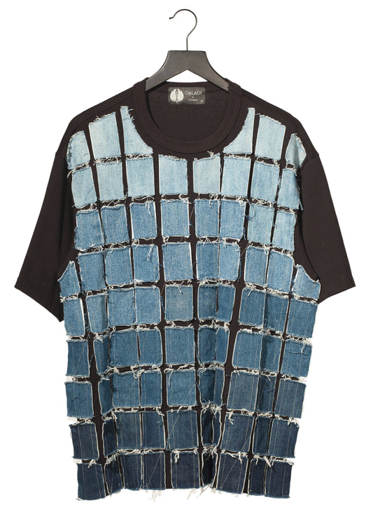 T-shirt patchwork con più jeans